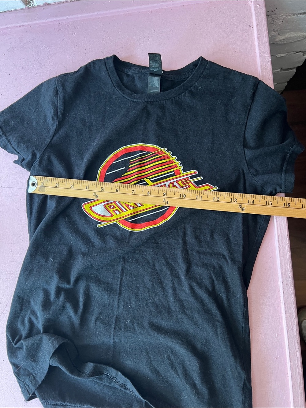 Gildan Black Short Sleeve Tee with Red and Yellow Graphic vintage Canucks tee - Picture 3 of 4